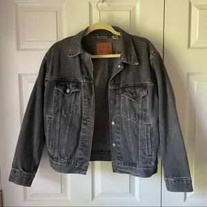 Black Levi’s denim jacket